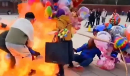 氢气球爆炸视频,惊心动魄！氢气球爆炸现场惊险瞬间